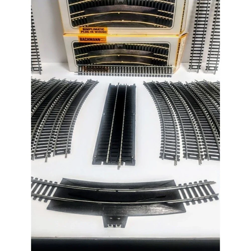 VINTAGE BACHMANN RAILROAD HO- GAUGE 25 PIECE TRAIN TRACK LOT W ORIGINAL BOXES